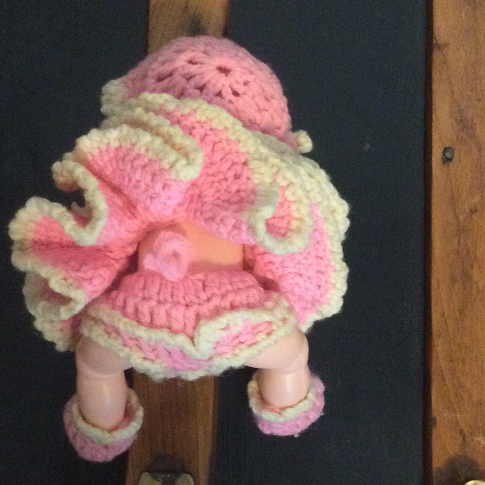 Vintage 1970’s Adorable Pink and Cream Doll with Crochet Outfit - Picture 3 of 4